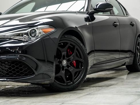 Used 2022 Alfa Romeo Giulia Ti image 3