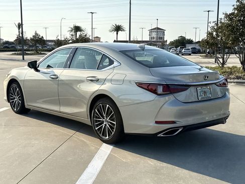 Used 2025 Lexus ES 350 w/ Premium Package FWD image 10