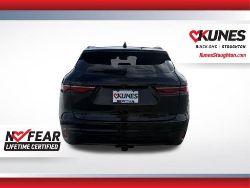 Used 2024 Jaguar F-PACE R-Dynamic S image 10