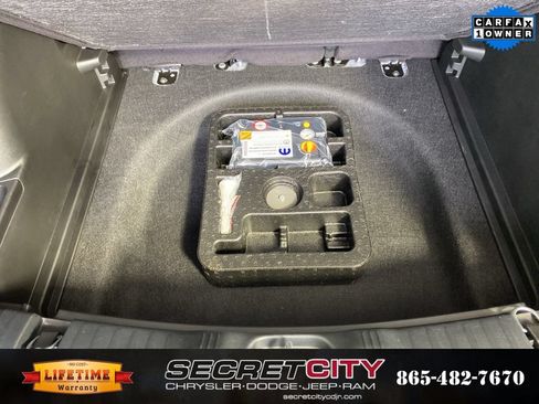 Used 2024 Jeep Compass Latitude AWD/4WD image 30