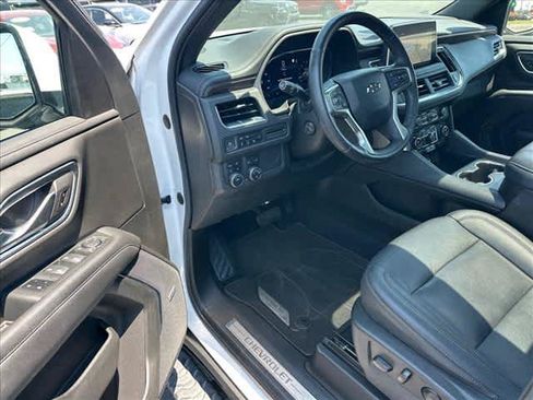 Used 2022 Chevrolet Tahoe Z71 w/ Luxury Package AWD/4WD image 10
