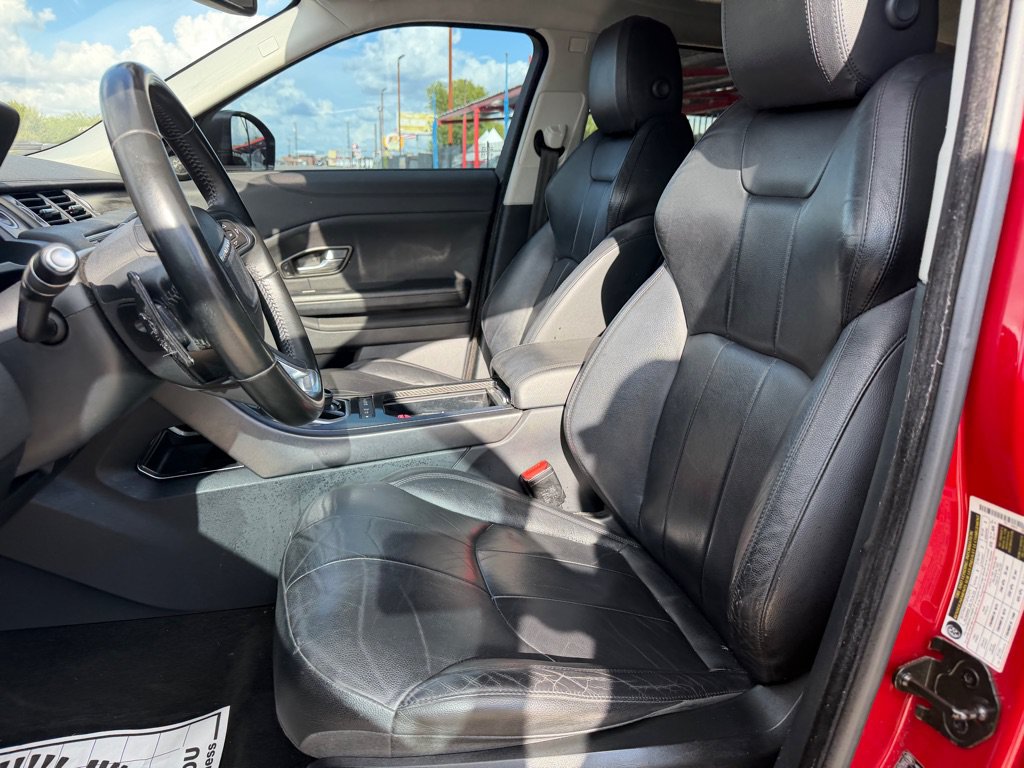 Used 2018 Land Rover Range Rover Evoque SE AWD/4WD image 32