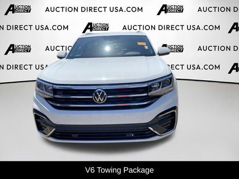 Used 2021 Volkswagen Atlas Cross Sport SE w/ Panoramic Sunroof Package FWD image 2