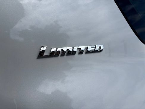 Used 2022 Toyota 4Runner Limited AWD/4WD image 13