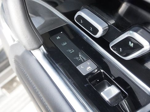 Used 2024 Land Rover Range Rover Long Wheelbase Autobiography image 58