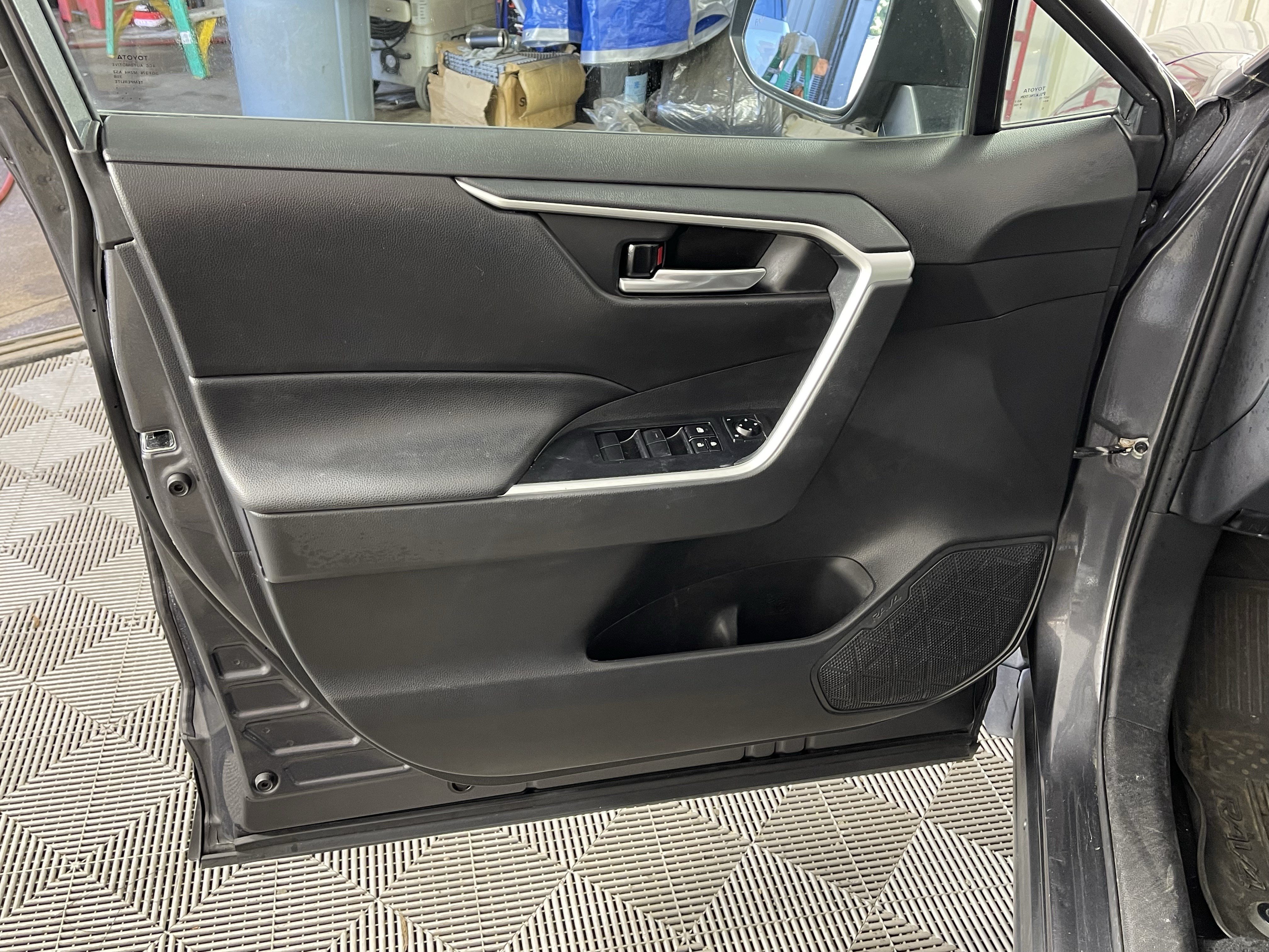 Used 2021 Toyota RAV4 XLE AWD/4WD image 15