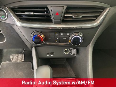 Used 2025 Buick Encore GX Preferred AWD/4WD image 9