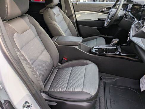 New 2026 Chevrolet Trax LT w/ Driver Confidence Package FWD image 26