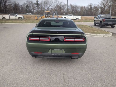 Used 2022 Dodge Challenger R/T w/ Driver Convenience Group image 4