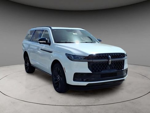 New 2027 Lincoln Navigator Reserve w/ Jet Appearance Package AWD/4WD image 13