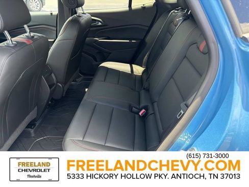 Used 2025 Chevrolet Trax RS w/ Sunroof Package FWD image 16
