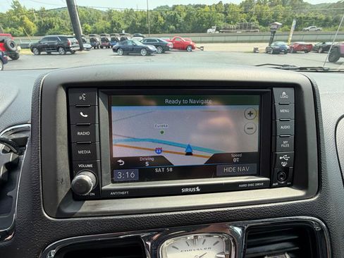 Used 2015 Chrysler Town & Country Touring-L w/ Driver Convenience Group FWD image 23