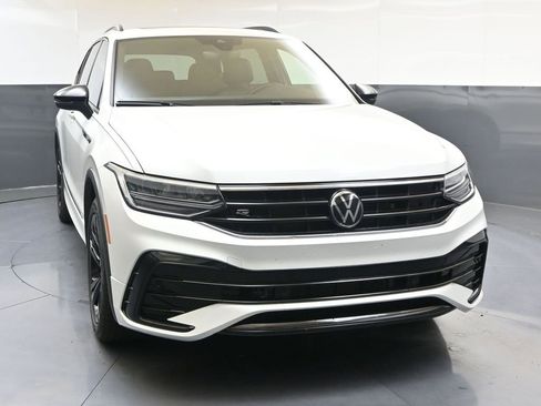 Used 2024 Volkswagen Tiguan SE R-Line image 8