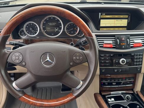 Used 2010 Mercedes-Benz E 350 4MATIC Sedan image 16