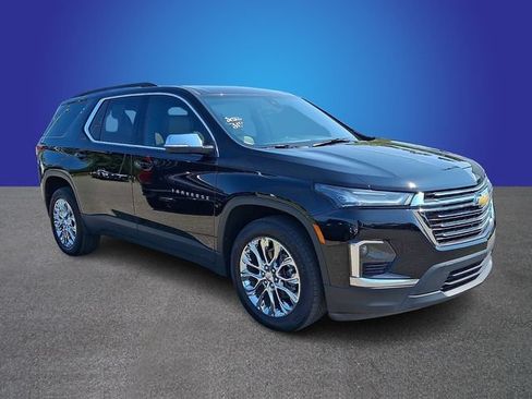 Used 2023 Chevrolet Traverse LT w/ LPO, Floor Liner Package FWD image 3