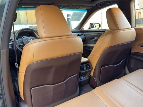 Used 2021 Lexus ES 300h w/ Accessory Package 2 FWD image 30