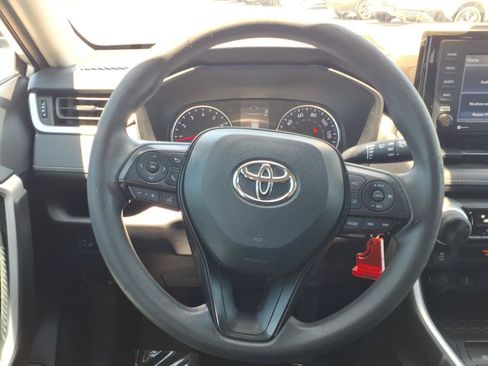 Used 2021 Toyota RAV4 LE w/ Carpet Mat Package (TMS) FWD image 12