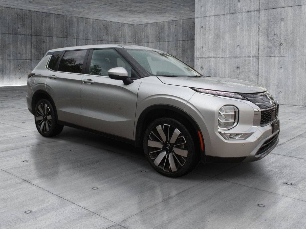 Used 2025 Mitsubishi Outlander SE FWD image 6