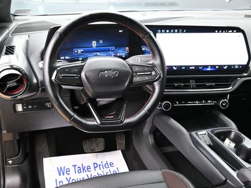 Used 2024 Chevrolet Equinox EV RS image 32