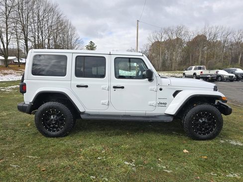 Used 2021 Jeep Wrangler Unlimited Sahara w/ Uconnect 4C Nav & Sound Group image 4