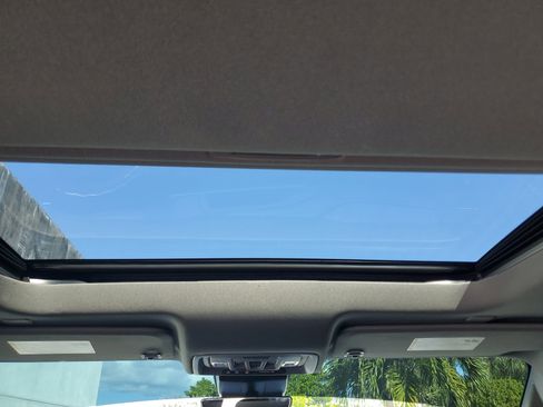 Used 2022 Chevrolet Silverado 1500 LTZ w/ LTZ Premium Package image 13