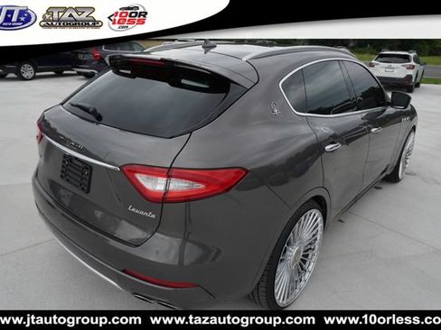 Used 2017 Maserati Levante S AWD/4WD image 8