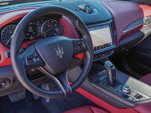 Certified 2022 Maserati Levante Modena image 8