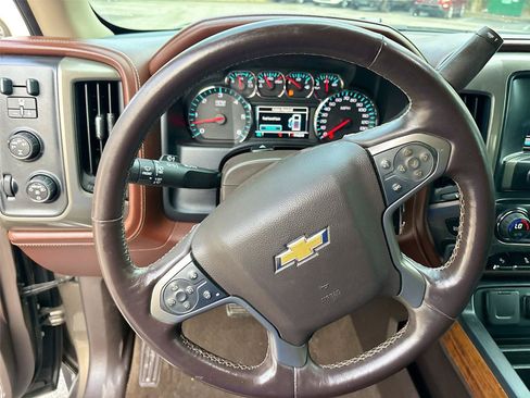 Used 2015 Chevrolet Silverado 1500 High Country w/ High Country Premium Package AWD/4WD image 11