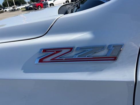 Used 2022 Chevrolet Suburban Z71 w/ Z71 Off-Road Package AWD/4WD image 3
