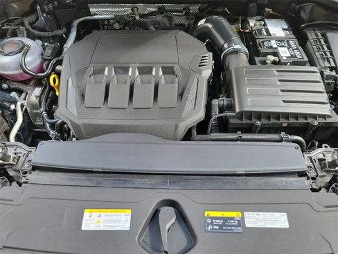 New 2025 Audi Q3 2.0T Premium image 17