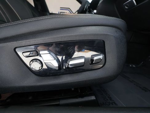 Used 2019 BMW M550i xDrive M550i xDrive Sedan 4D image 36