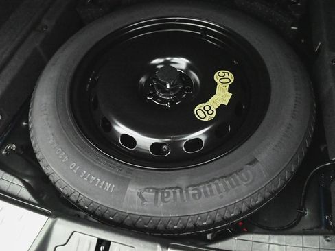 Used 2022 Jaguar F-PACE S image 39