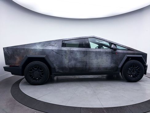 Used 2024 Tesla Cybertruck Cyberbeast image 35