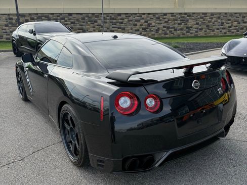 Used 2015 Nissan GT-R Black Edition image 7