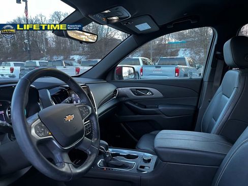 Used 2023 Chevrolet Traverse LT w/ LT Premium Package image 18