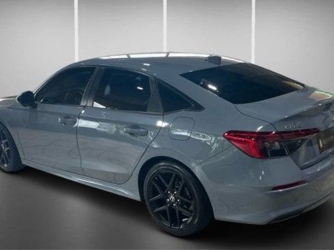Used 2023 Honda Civic Sport image 11