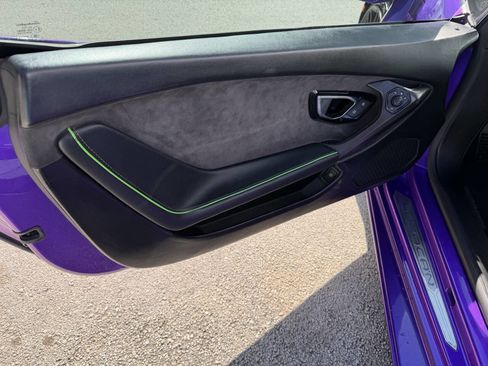 Used 2020 Lamborghini Huracan EVO image 22