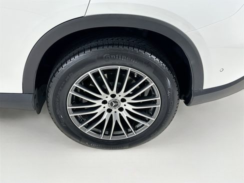 Certified 2025 Mercedes-Benz GLC 300 image 33