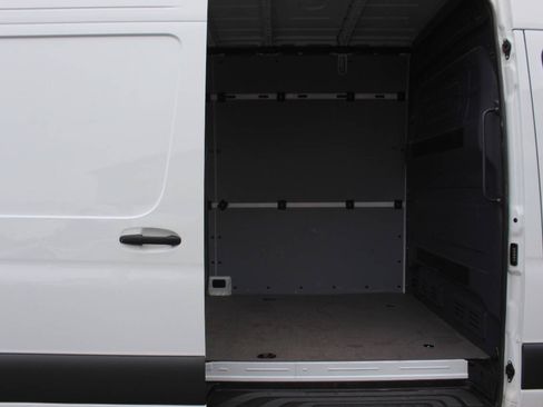 Used 2025 Mercedes-Benz Sprinter 2500 image 14