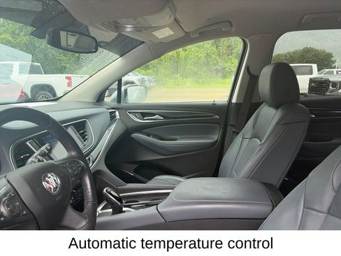 Used 2021 Buick Enclave Essence AWD/4WD image 17