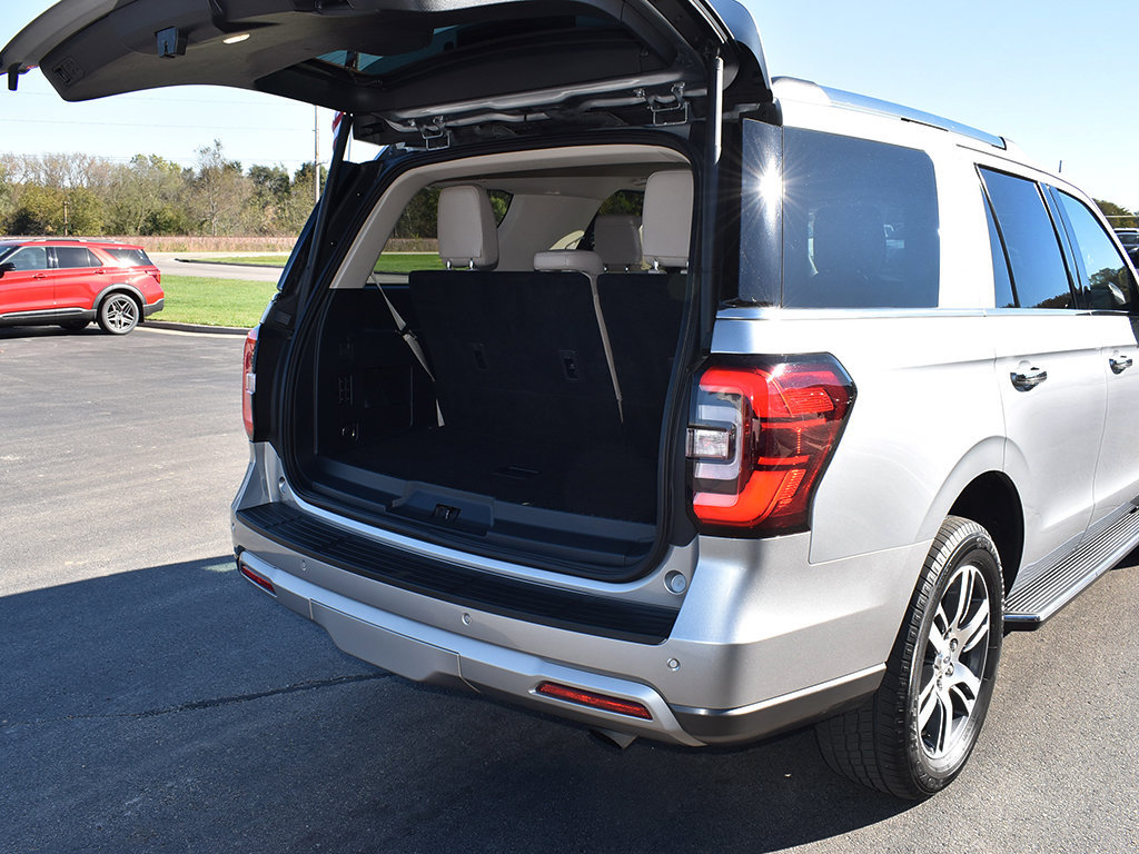Used 2023 Ford Expedition Limited AWD/4WD image 30