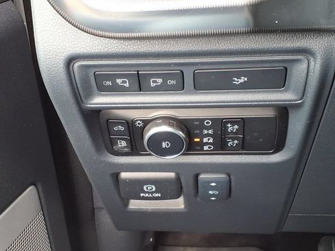 Used 2024 Ford F150 Lariat AWD/4WD image 36