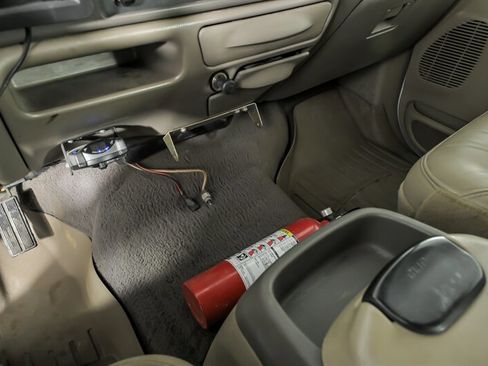 Used 2000 Ford F350 Lariat image 26