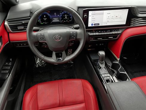 Used 2025 Toyota Camry XSE image 10