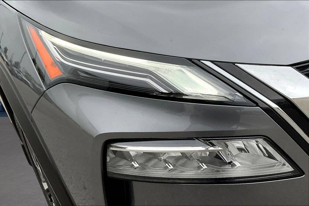 Used 2023 Nissan Rogue Platinum FWD image 32