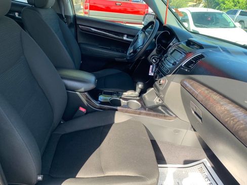 Used 2014 Kia Sorento LX FWD image 10