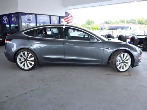 Used 2018 Tesla Model 3 Mid Range RWD image 6