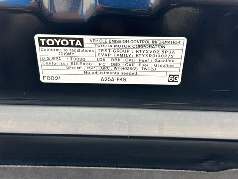 Used 2019 Toyota Camry SE FWD image 19