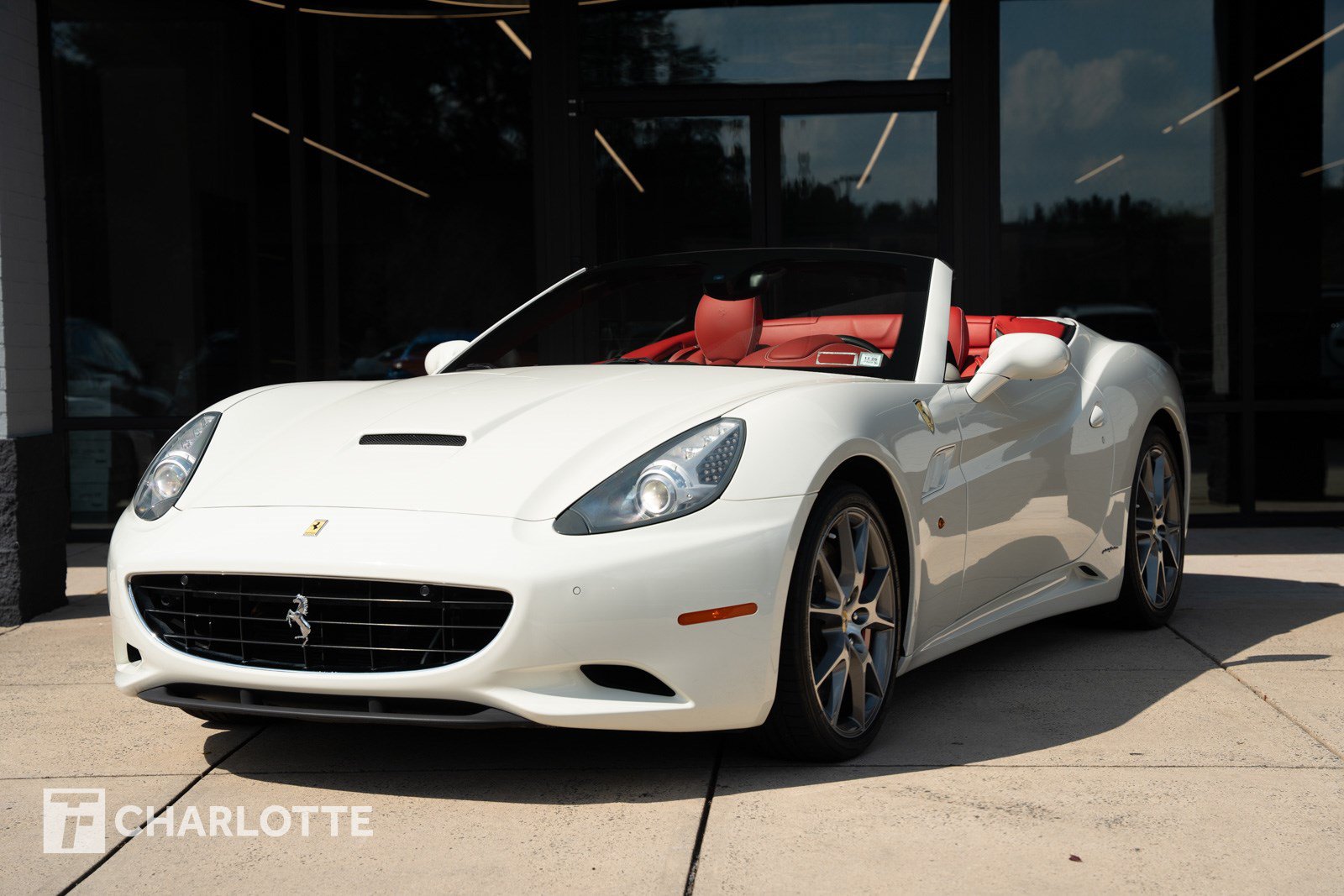 Used 2014 Ferrari California RWD image 7