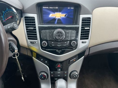 Used 2011 Chevrolet Cruze LTZ image 27